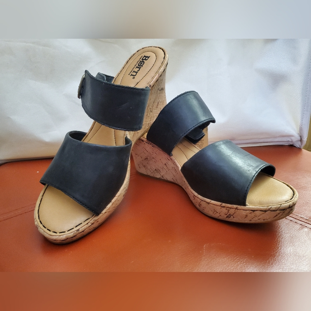 NWT BORN Leather Cork Sandals